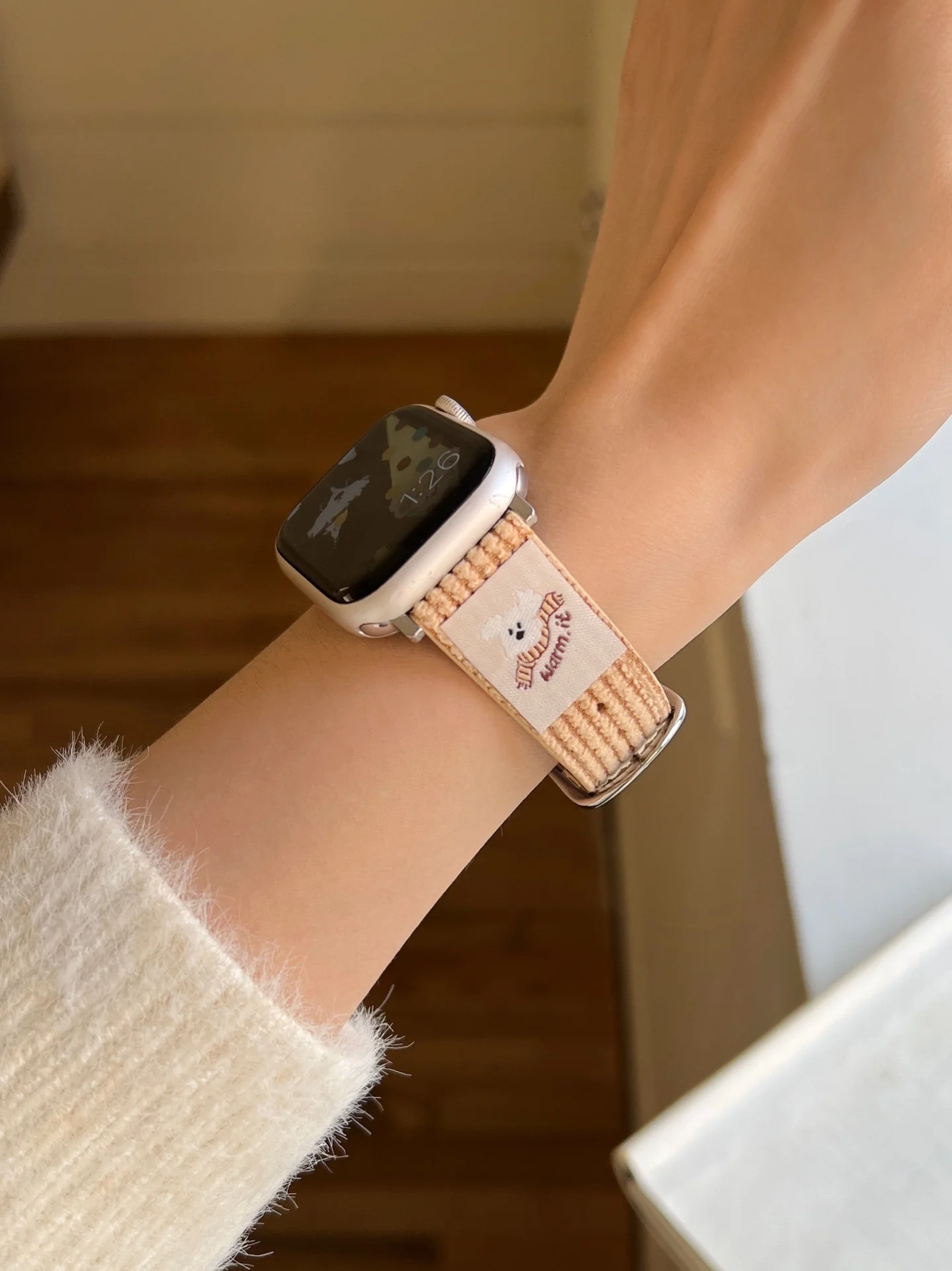 Apple Watch Series 1/2/3/4/5/6/SE/7/8/9/10/Ultra - Waffle Pattern Cartoon Animal Logo Leather Watch Band - Image 6