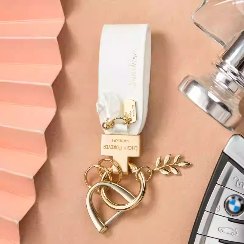 Minimalist Stylish and Versatile Accessory - Wheat Keychain & Chic Backpack Charm - Image 2