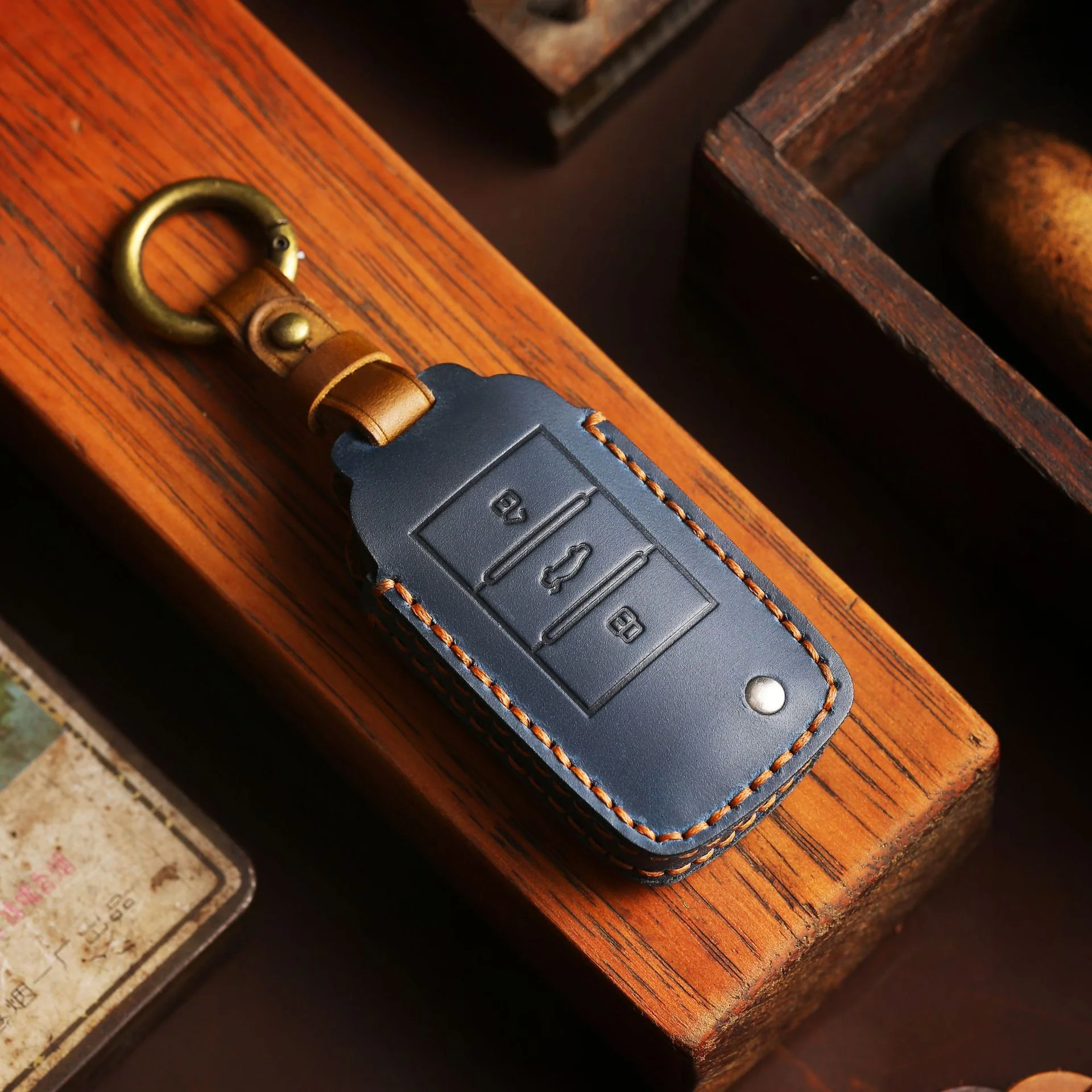 Roewe Handcrafted Genuine Leather Car Key Fob Case Cover For Roewe i5, Ei6 Max, RX3, RX5 Plus - Image 6