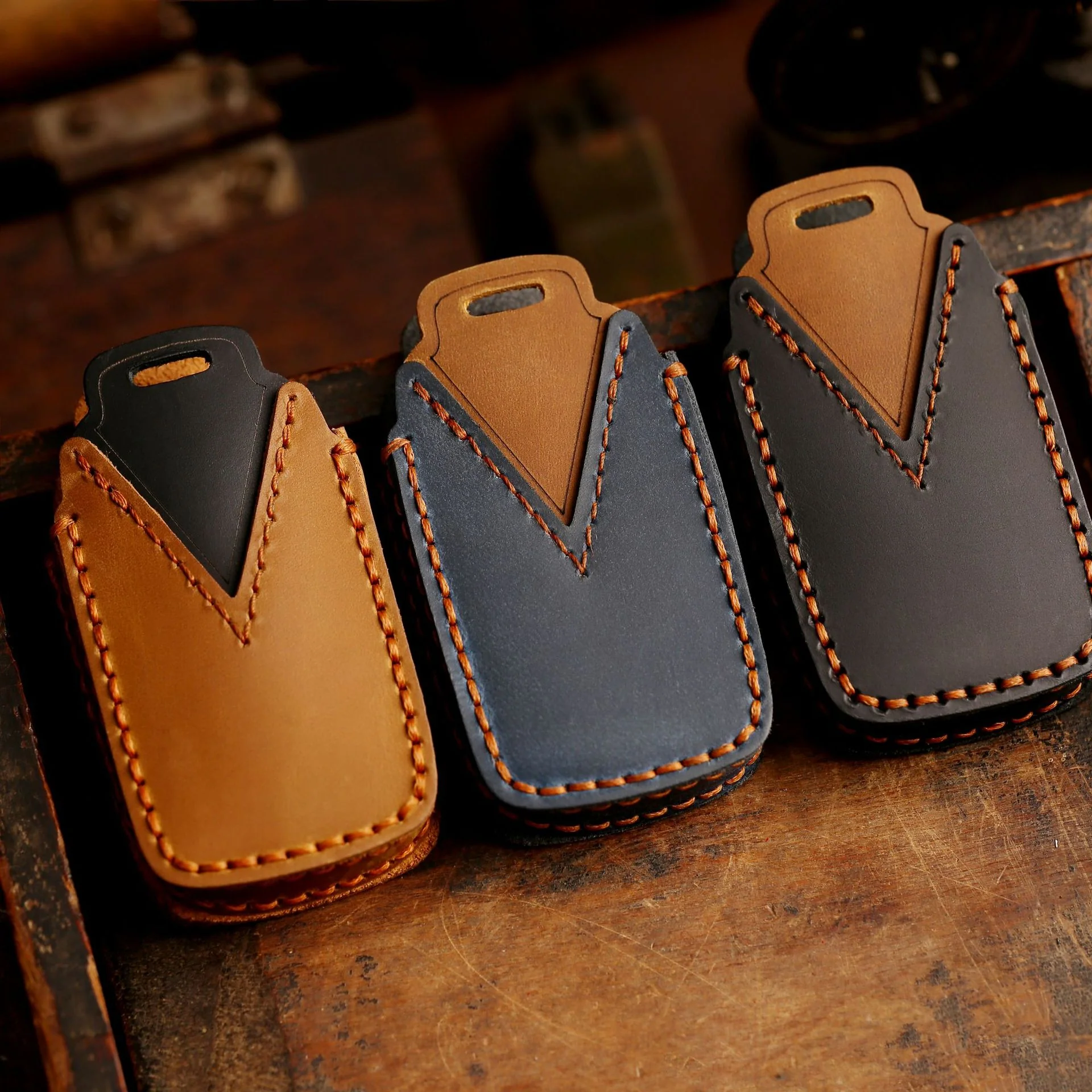 Roewe Handcrafted Genuine Leather Car Key Fob Case Cover For Roewe i5, Ei6 Max, RX3, RX5 Plus - Image 7